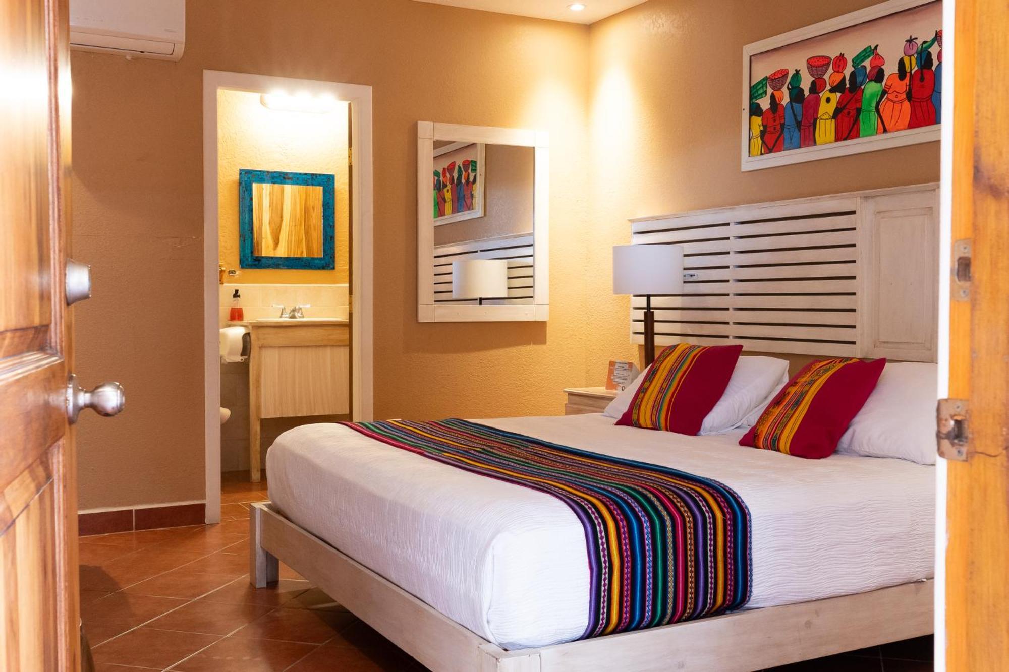 Mr. Tucan Hotel West End Luaran gambar