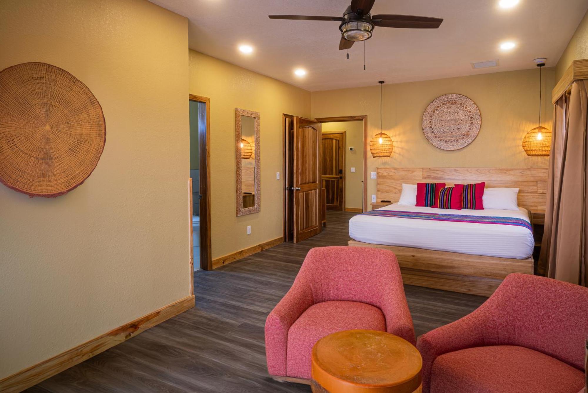 Mr. Tucan Hotel West End Luaran gambar