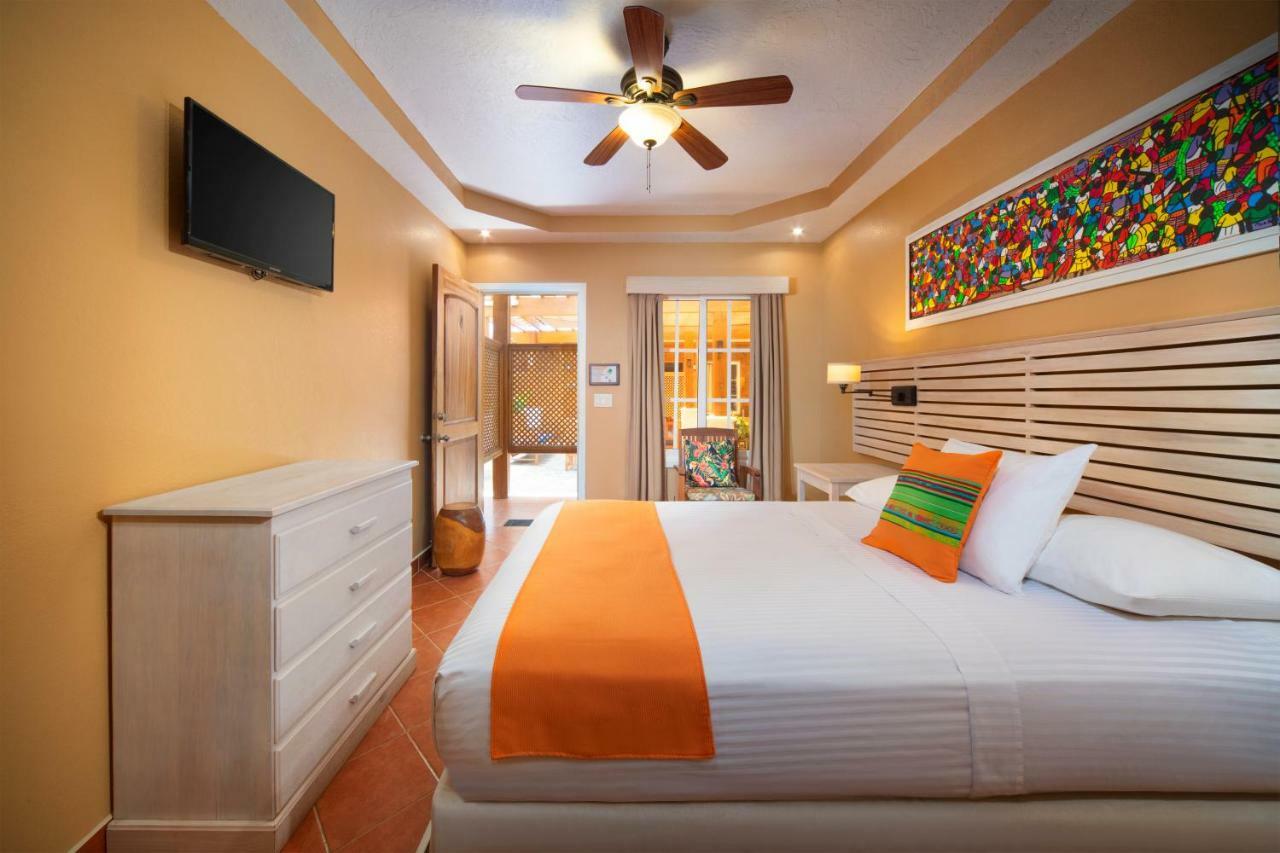 Mr. Tucan Hotel West End Luaran gambar