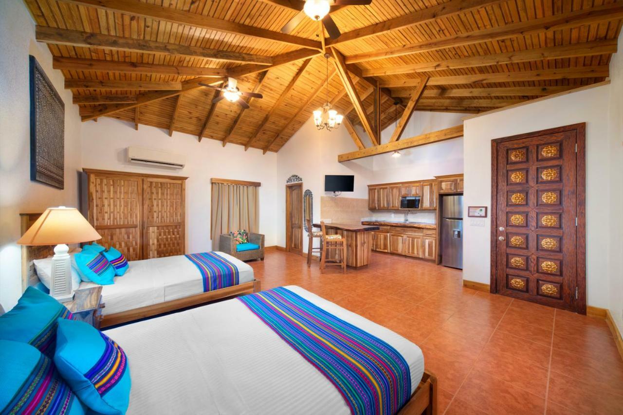 Mr. Tucan Hotel West End Luaran gambar