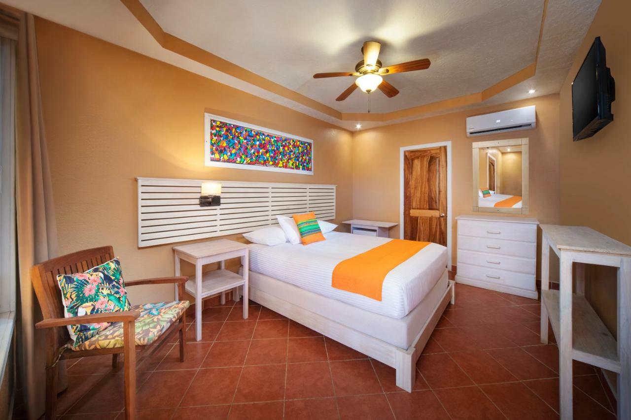 Mr. Tucan Hotel West End Luaran gambar