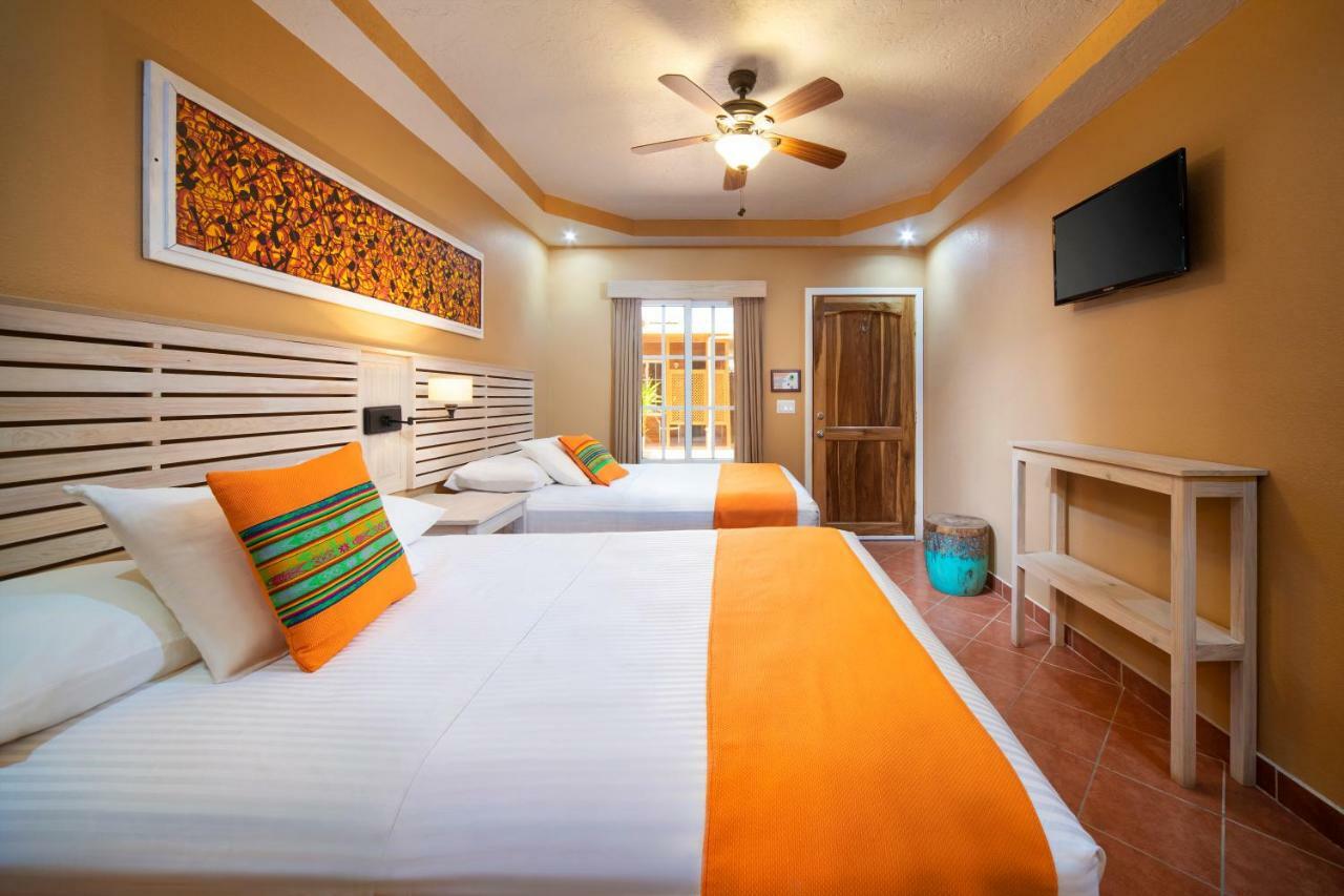 Mr. Tucan Hotel West End Luaran gambar