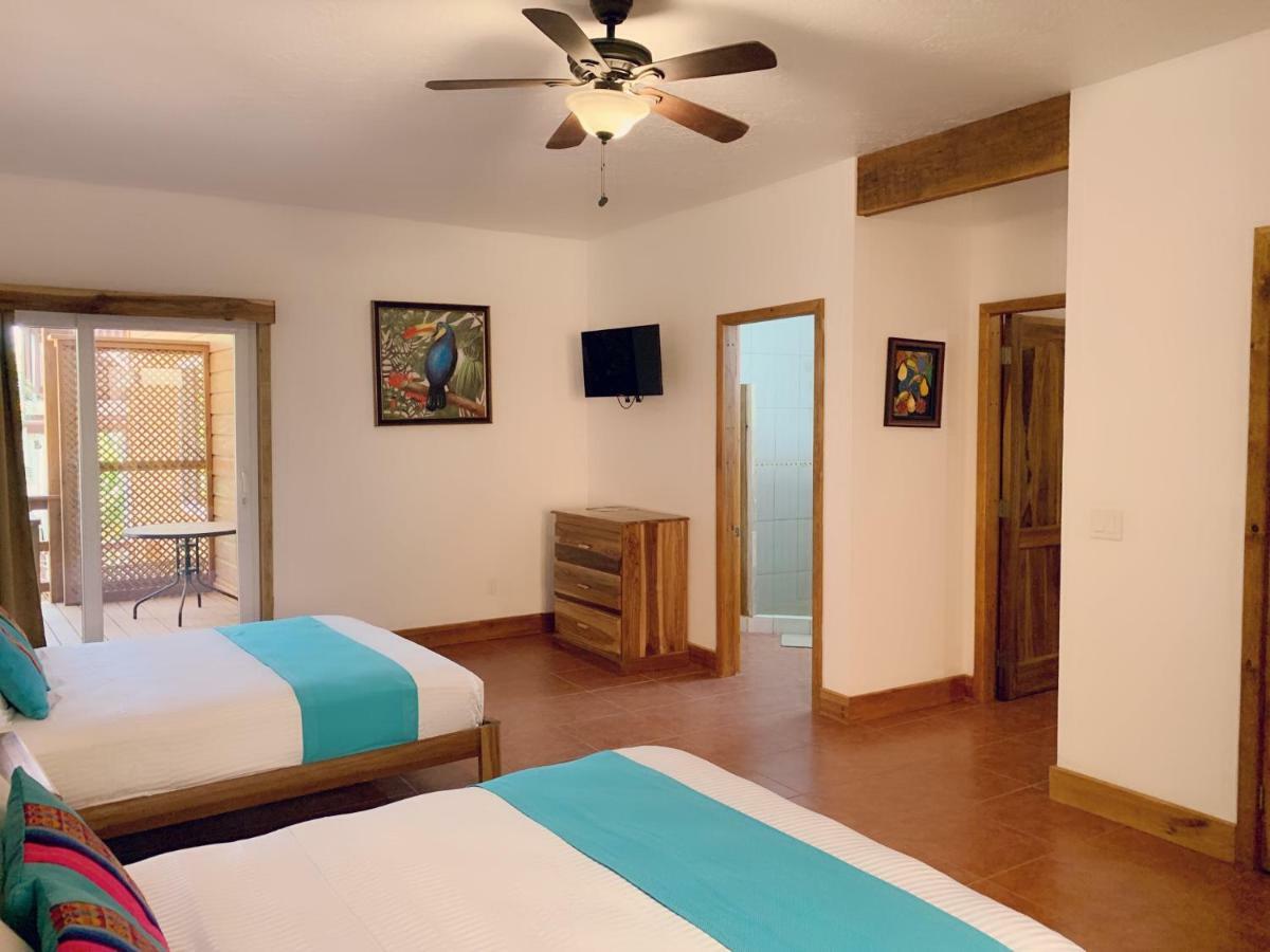 Mr. Tucan Hotel West End Luaran gambar